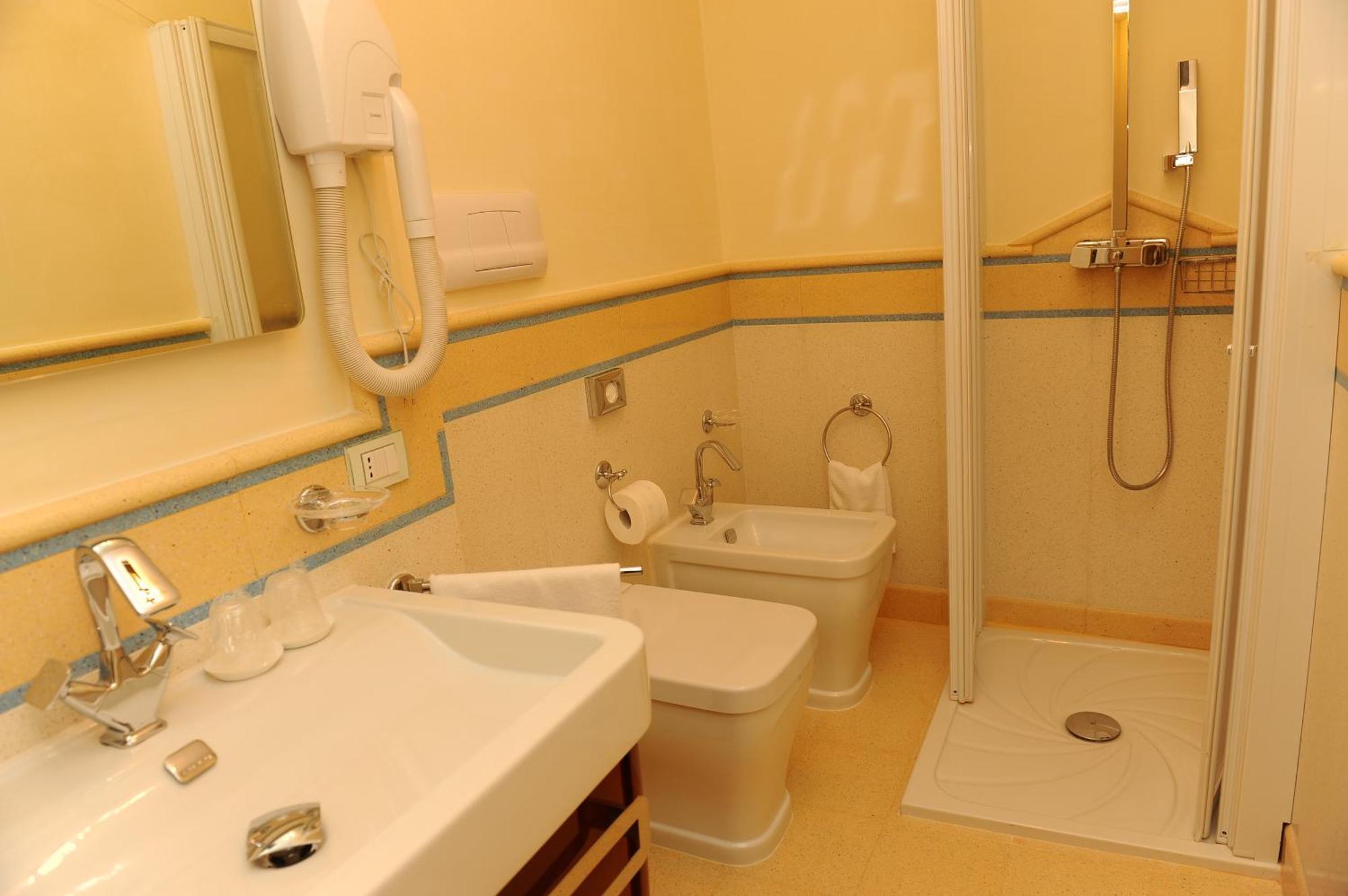 Albergo Le Dodici Lune Montecorvino Rovella Phòng bức ảnh